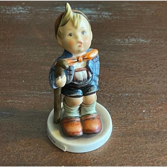 Hummel Goebel Genuine Vintage Figurines Lot of 07 - Picture 7 of 11